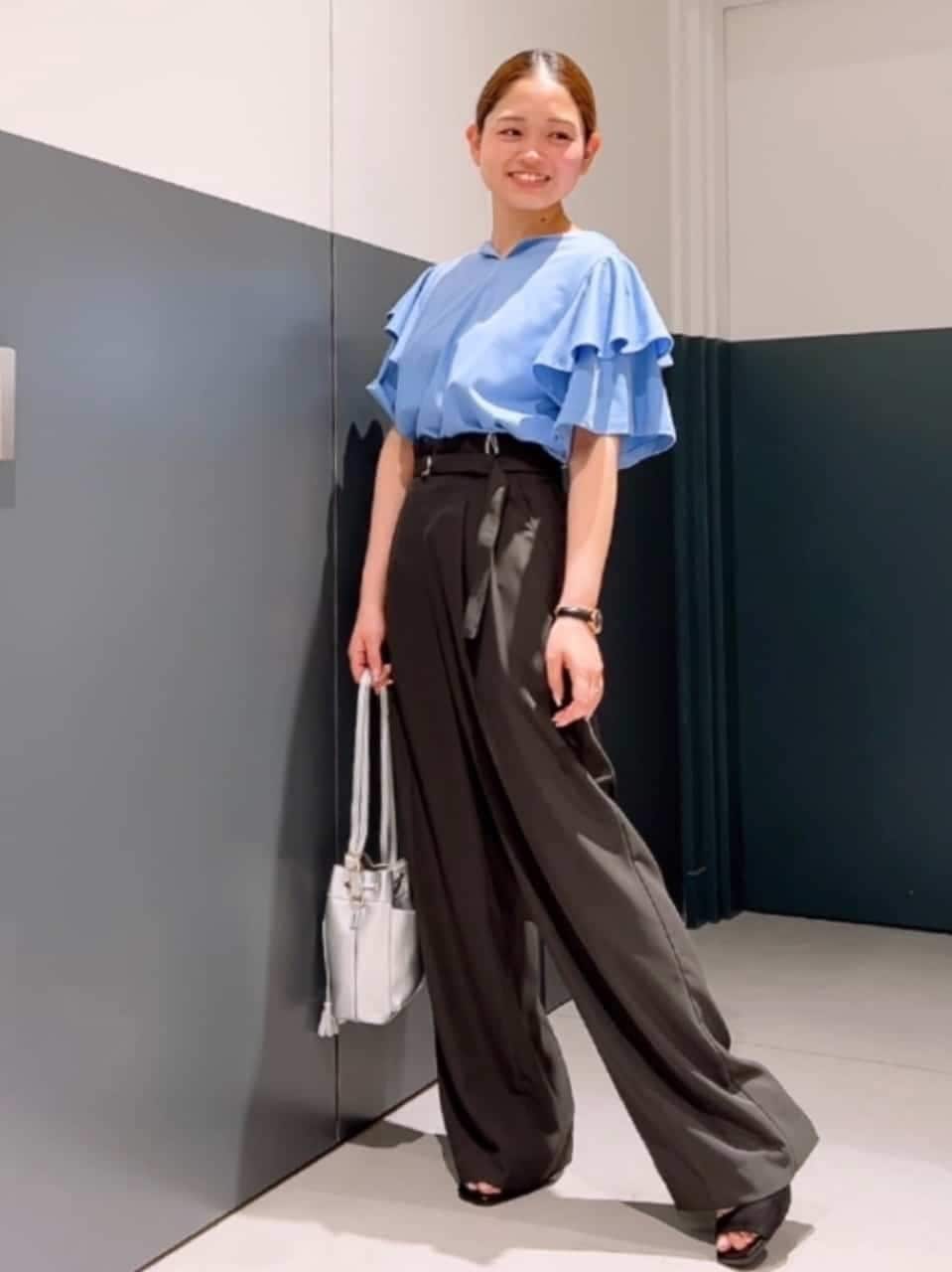 a.v.v ららぽーと愛知東郷店 佳菜美のスタッフコーディネート