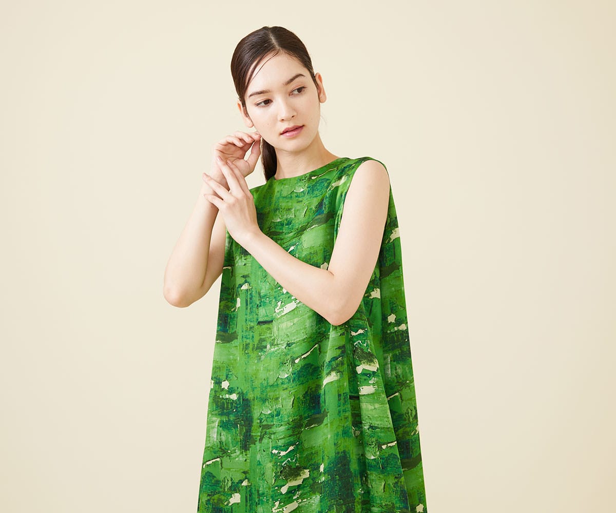 Green leaf print sleeveless dress