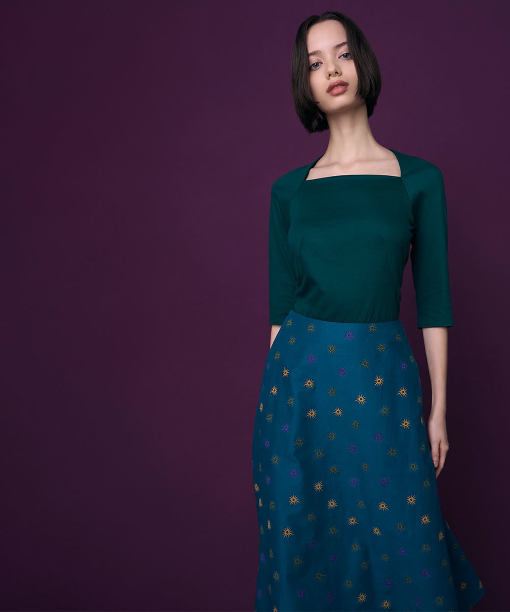 Asterisk embroidery skirt