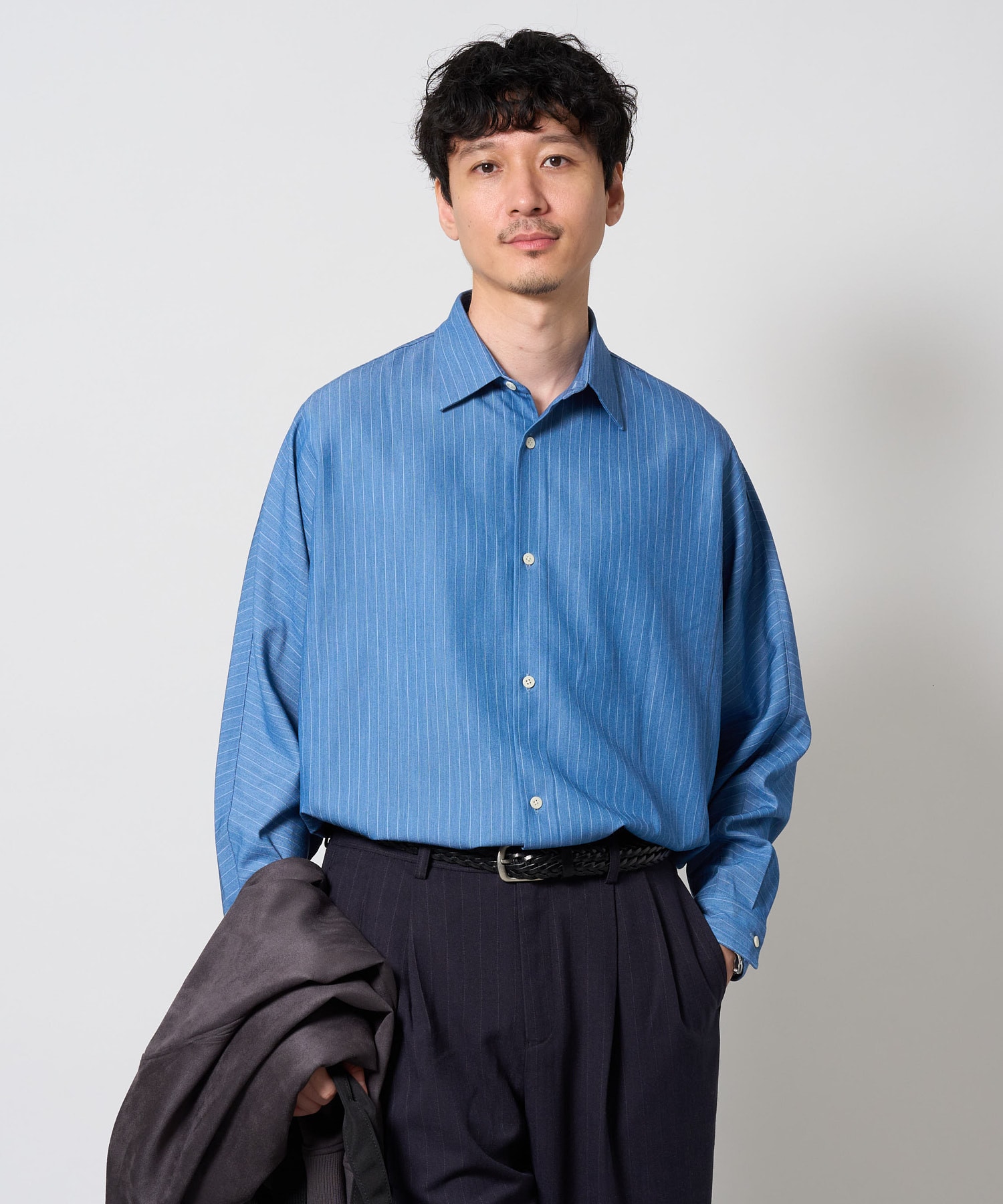 【イージーケア/洗濯機で洗える/シワになりにくい/ストレッチ】ワンサイズピンストライプドルマンシャツ