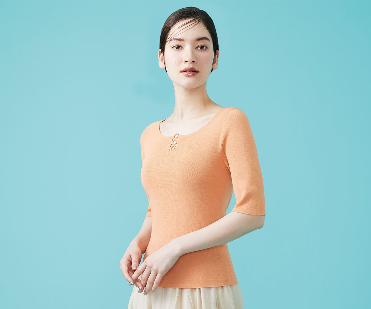 Ring motif knit top x flare skirt
