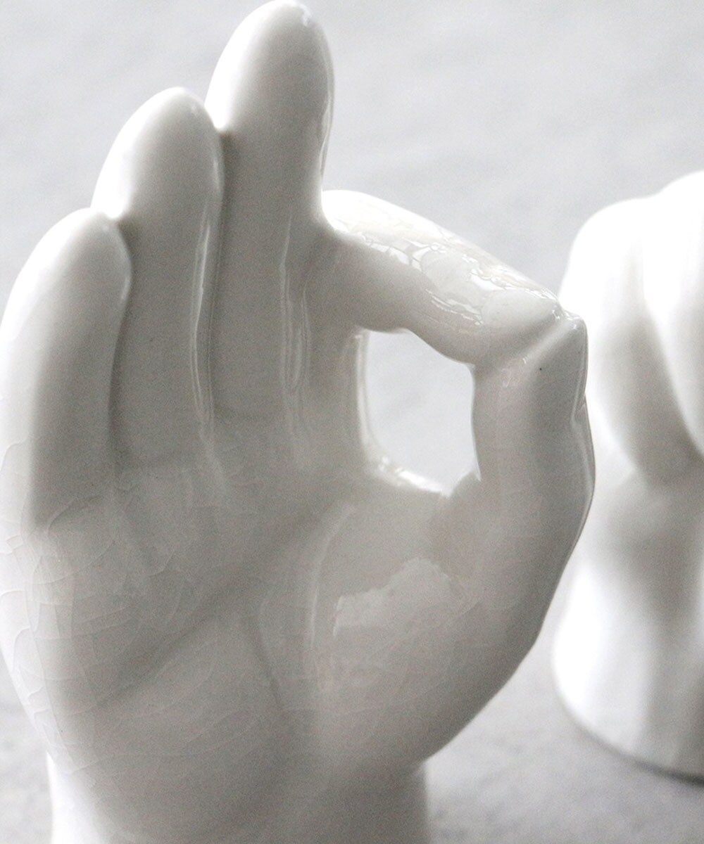 Porcelain Hand Objet “OK”