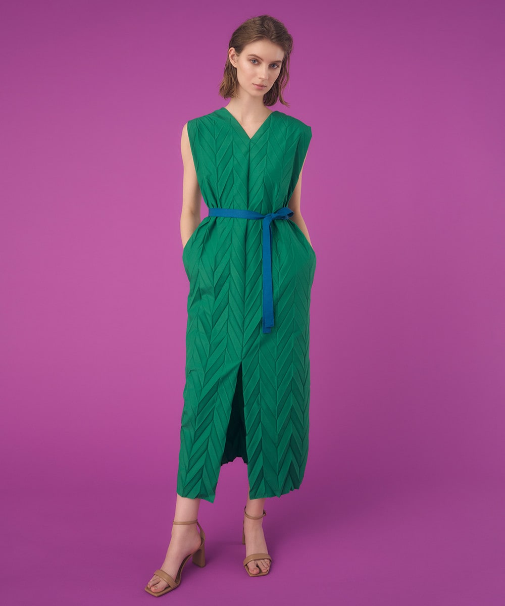 I-line pleats dress