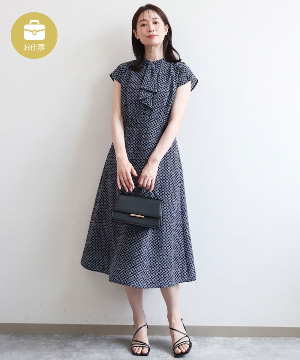 幾何柄ボウタイ風フレアワンピース/UVカット/洗濯機で洗える/WEB限定サイズあり