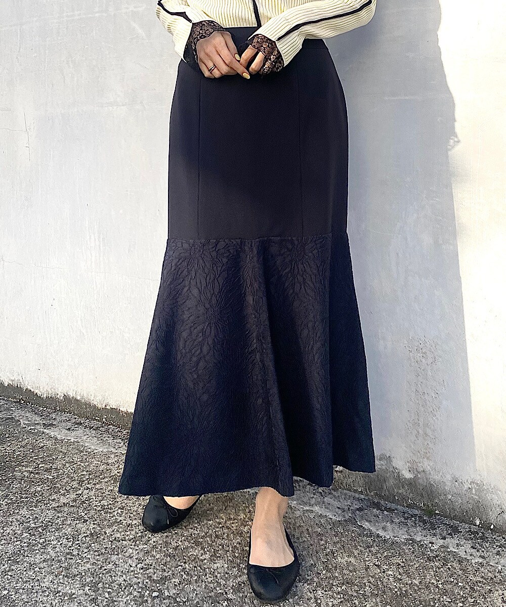 フラワージャガード異素材使い　ヘムフレアースカート