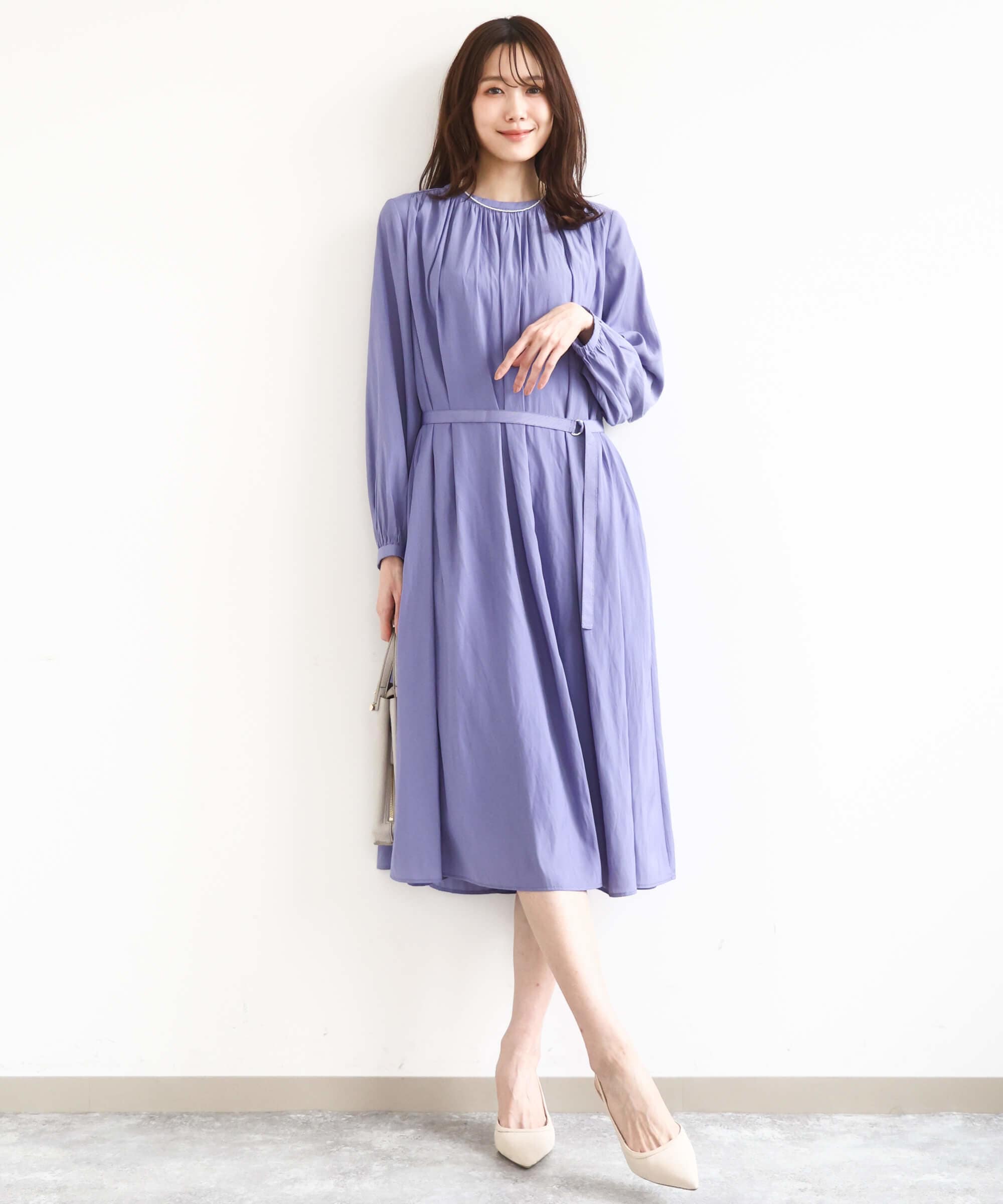 MK ミッシェルクランのサテンギャザーワンピース