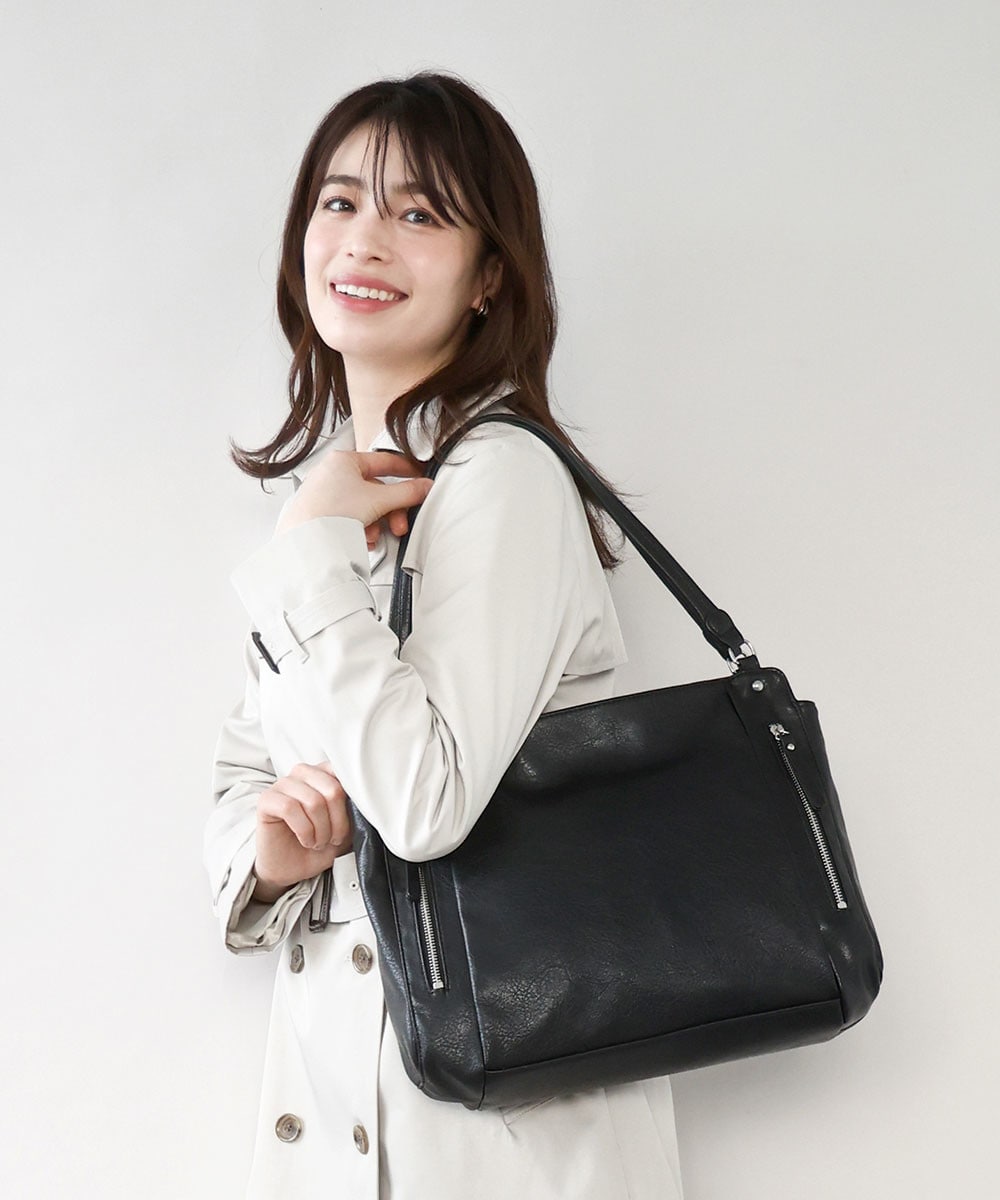 サイドジップがクールなスタイリッシュトートバッグ