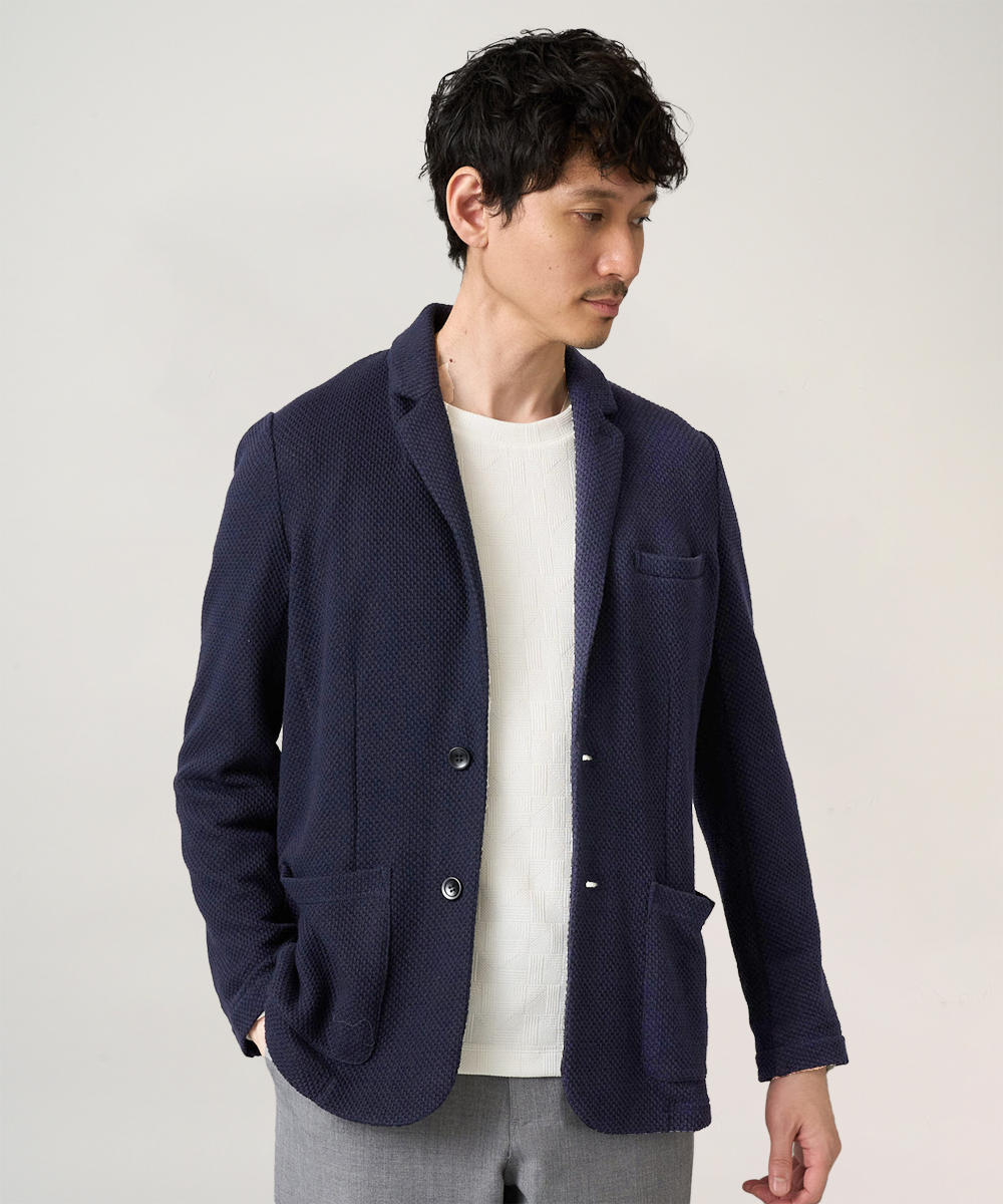 【春の衣替えにぜひ！】新シリーズ！大人のきれいめスタイルを提案する〈ON/OFF SERIES a.v.v〉 ON/OFF使用できるハニカムジャージーテーラードジャケット