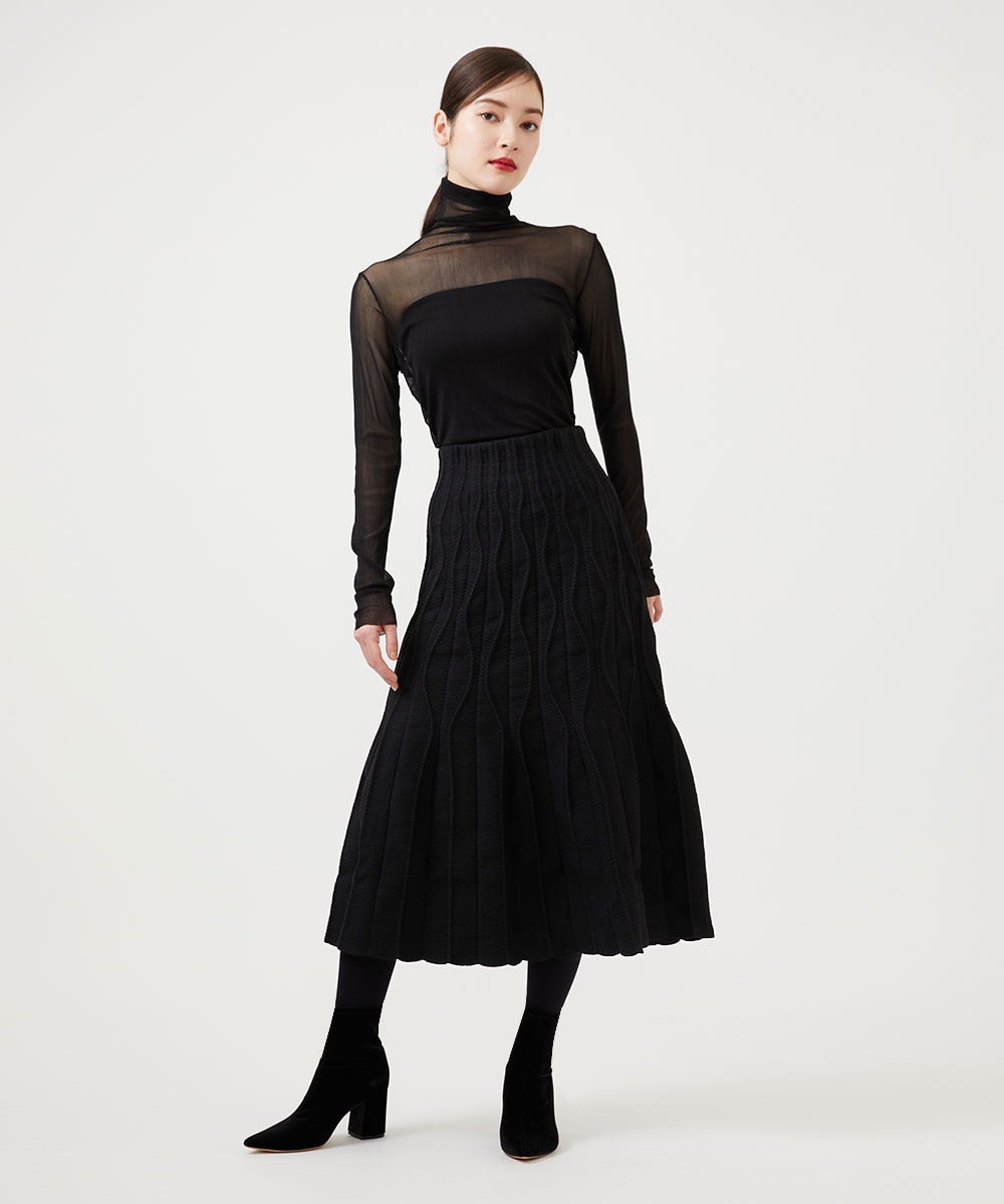 Relief knit skirt