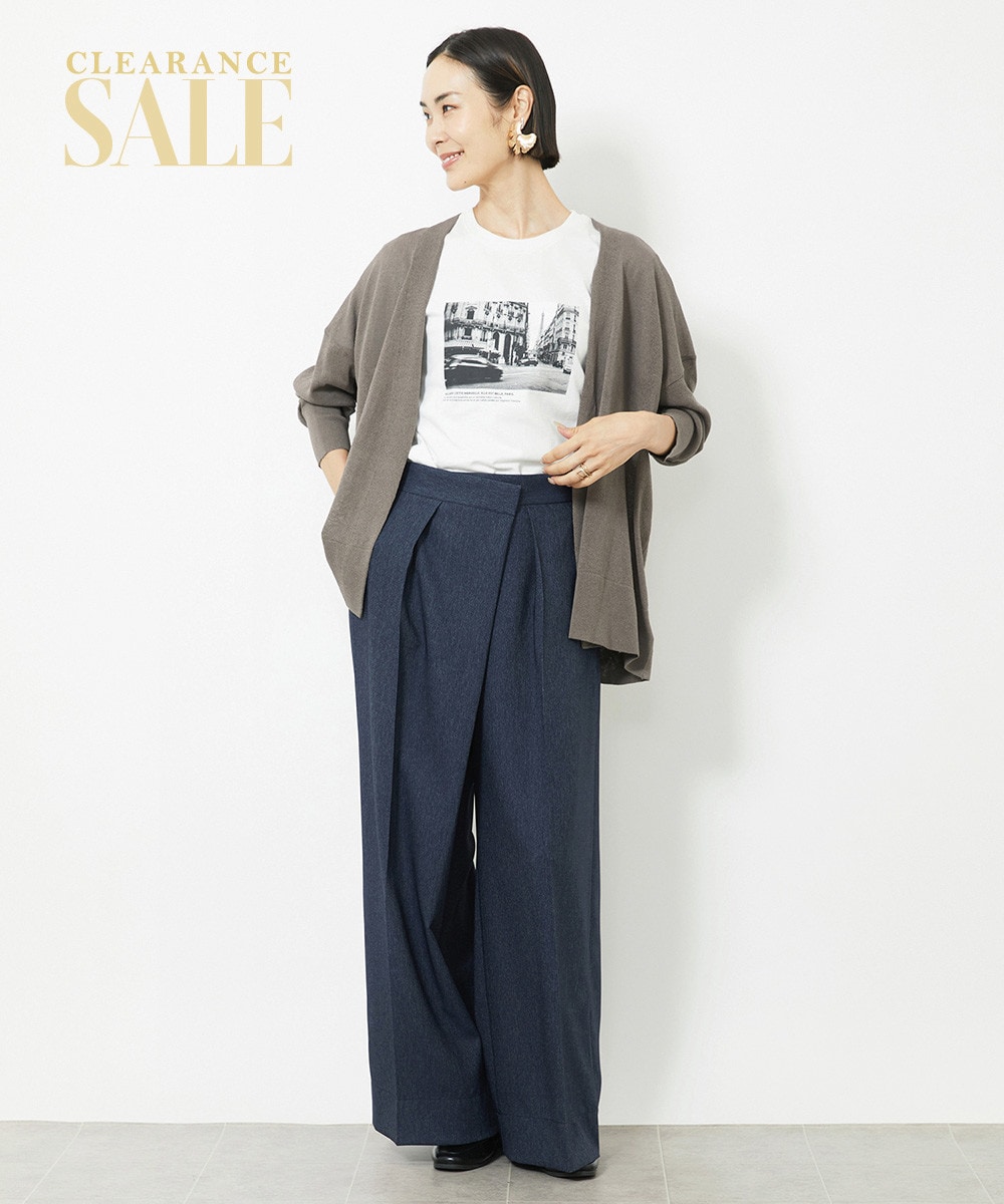 美シルエットで合わせやすい「シーンレスパンツ」