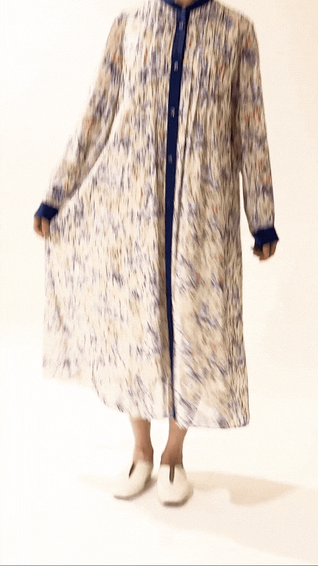 アイリス柄のワンピースの動画