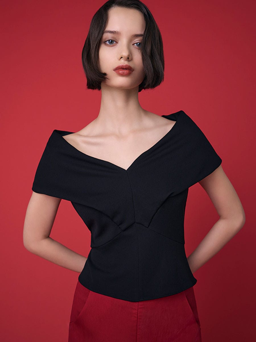 Wide collar jersey top