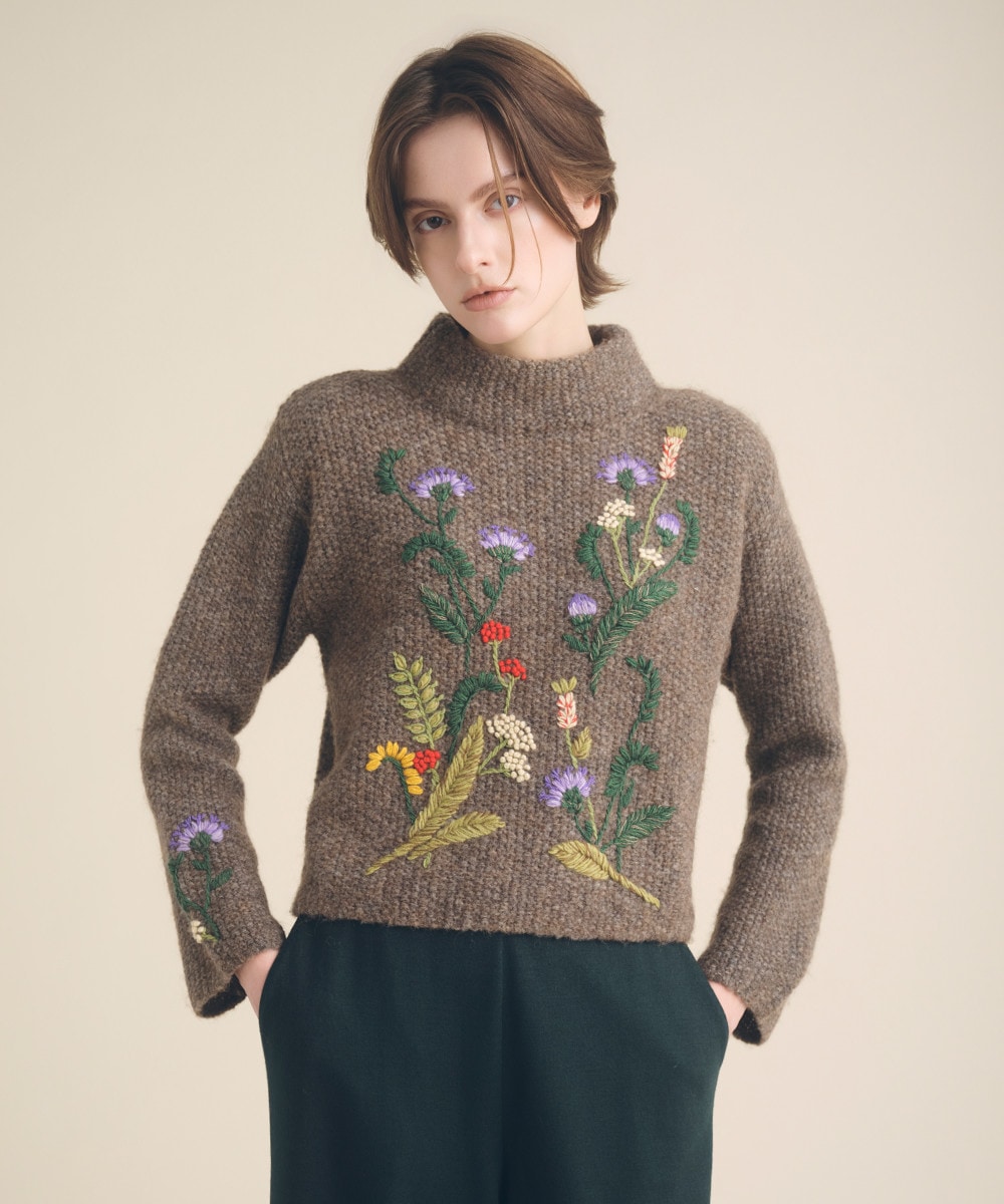 Flower embroidery bottle neck knit