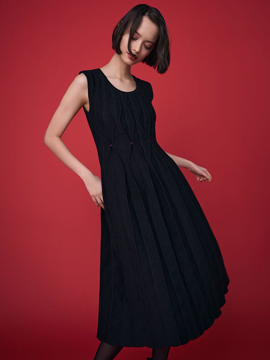 Relief knit dress