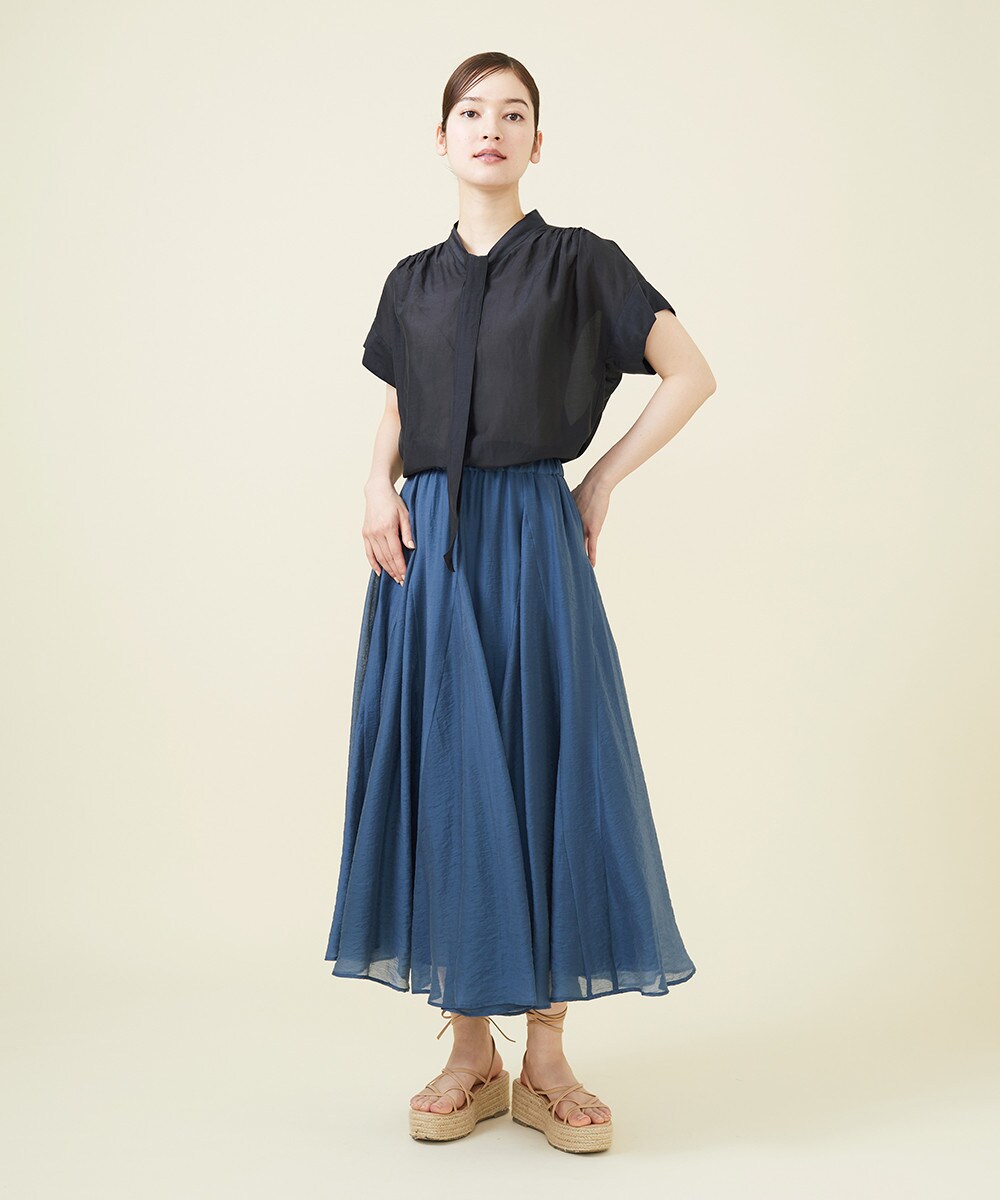 Tencel nylon blue skirt x Cotton silk bowtie blouse