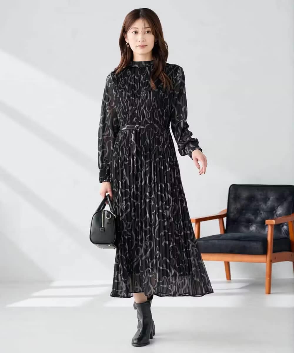 ランダムプリーツワンピース