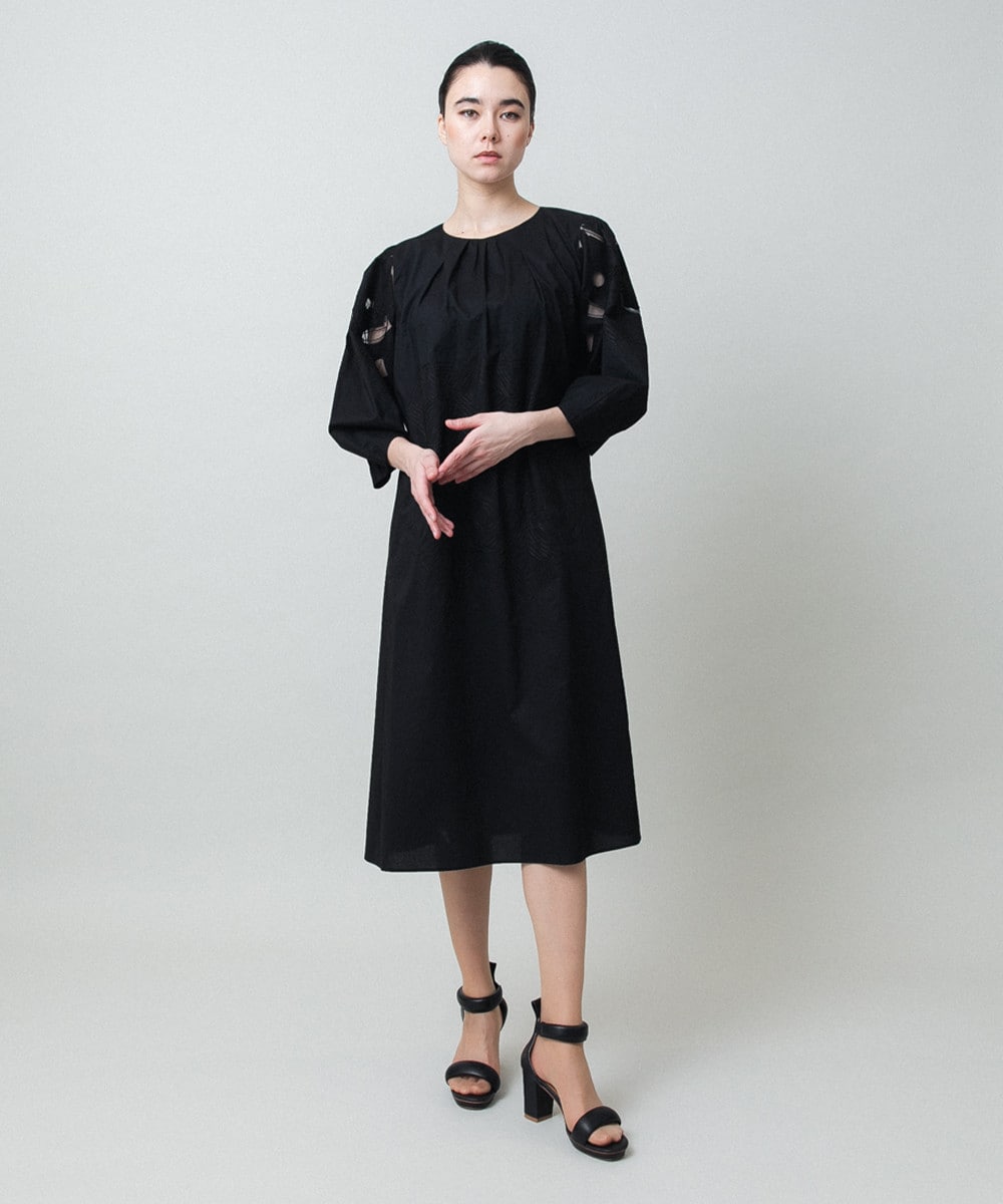 幾何学エンブロイダリーワンピース /洗える