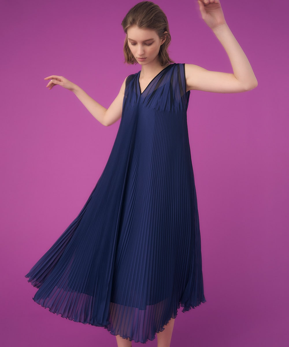 Bi-color pleats dress