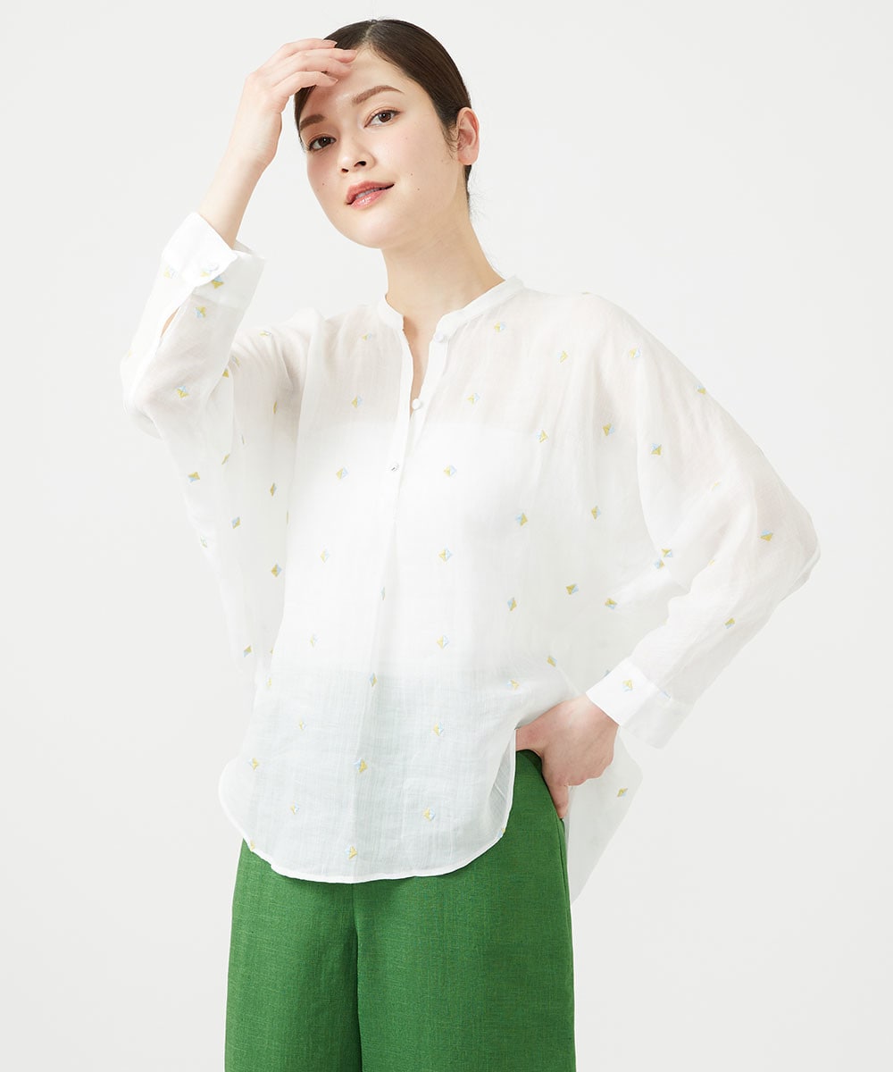 ダイヤ刺繍リネンブラウス