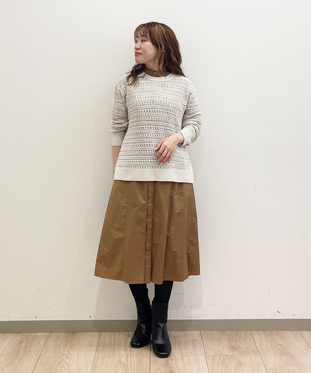 ラメとスパンコールが上品なニット