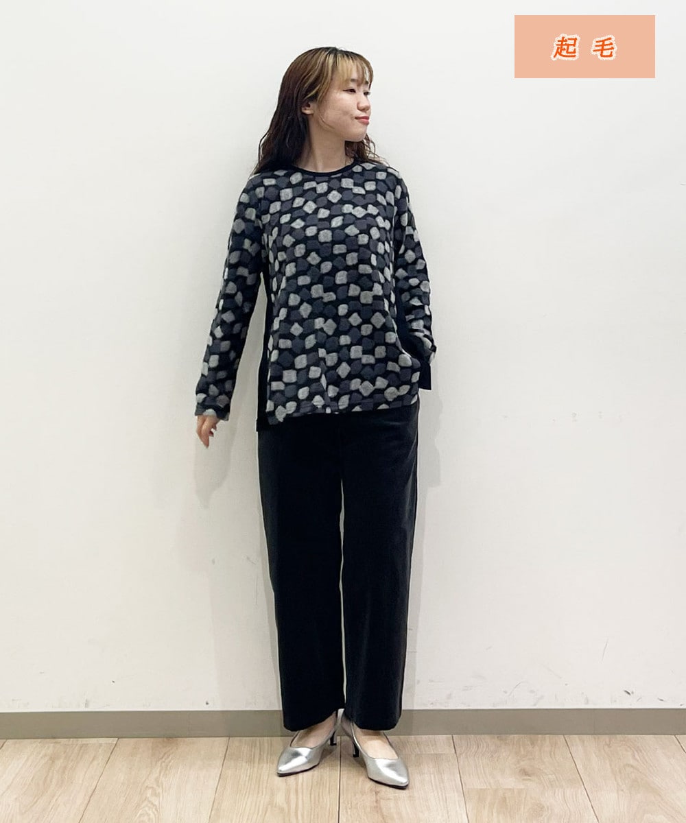 季節ムードを引き寄せるコーデュロイパンツ