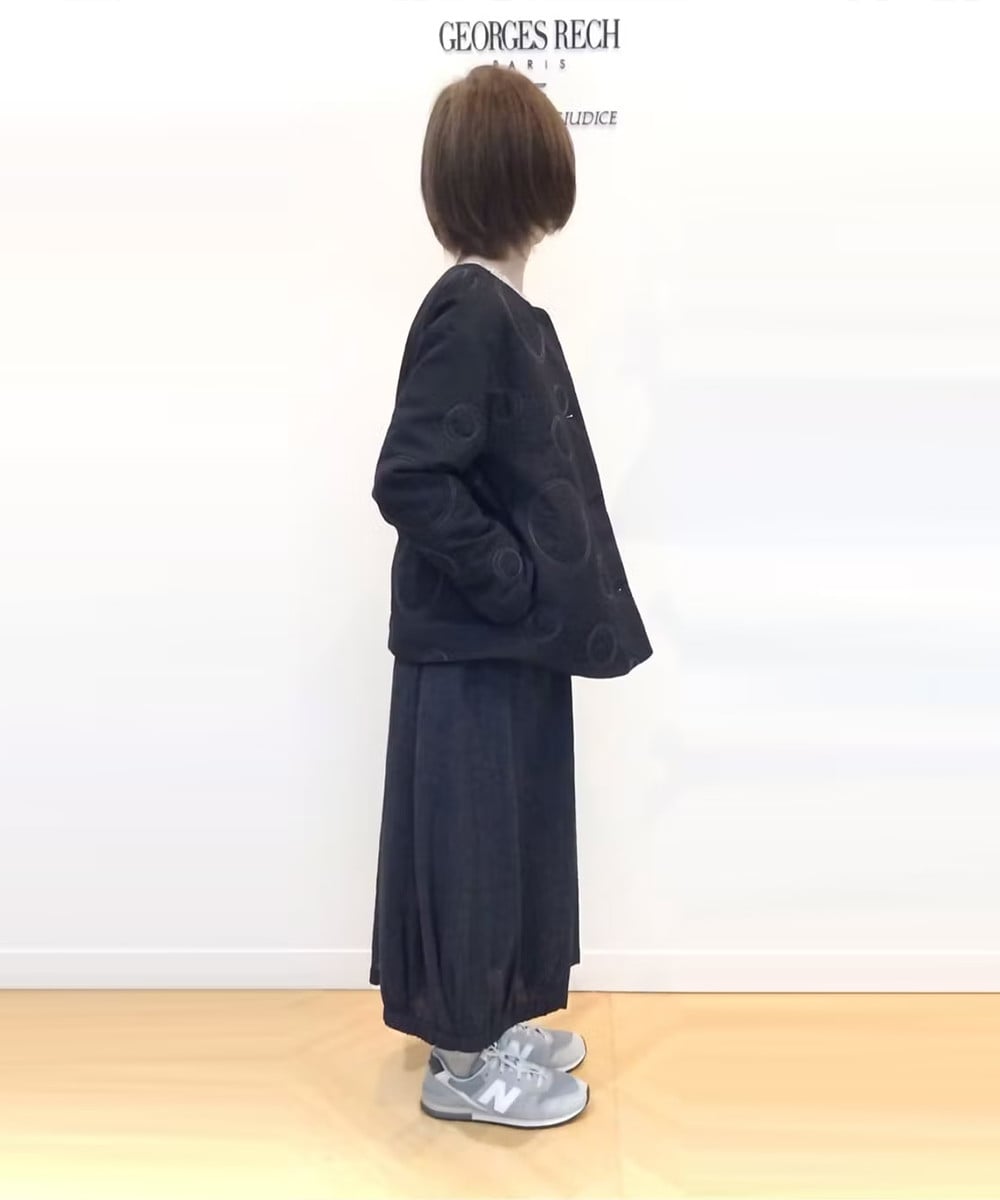 軽くてさっと羽織れるノーカラージャケット