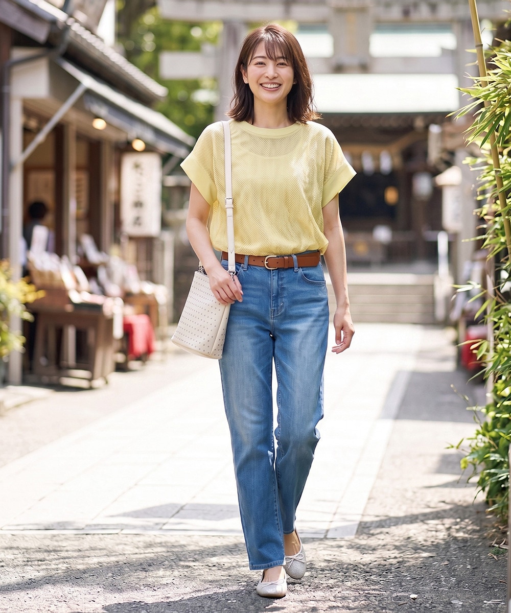 a.v.vのトップスとデニム