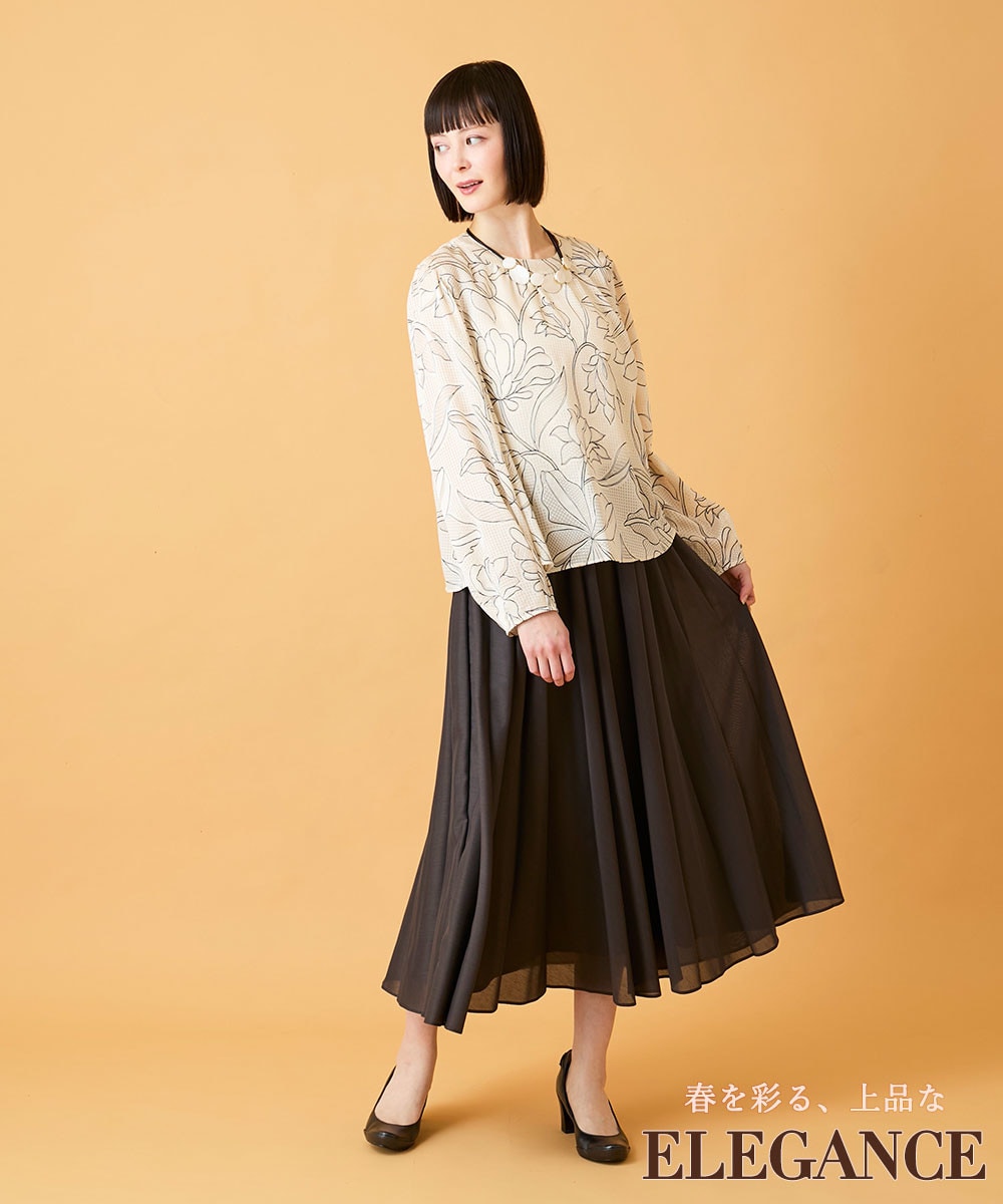 プリントブラウス＆ブラウンスカート