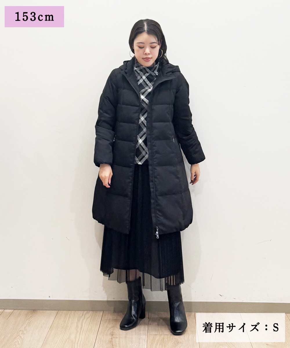 煌びやかな夜の街並みに映えるコーデ