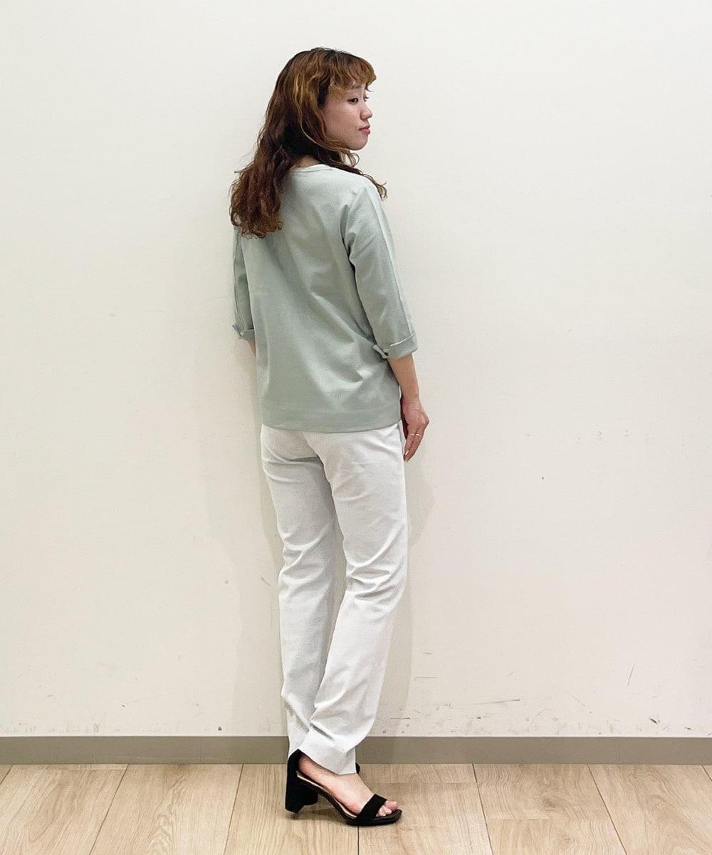 刺繍が上品な大人Tシャツ