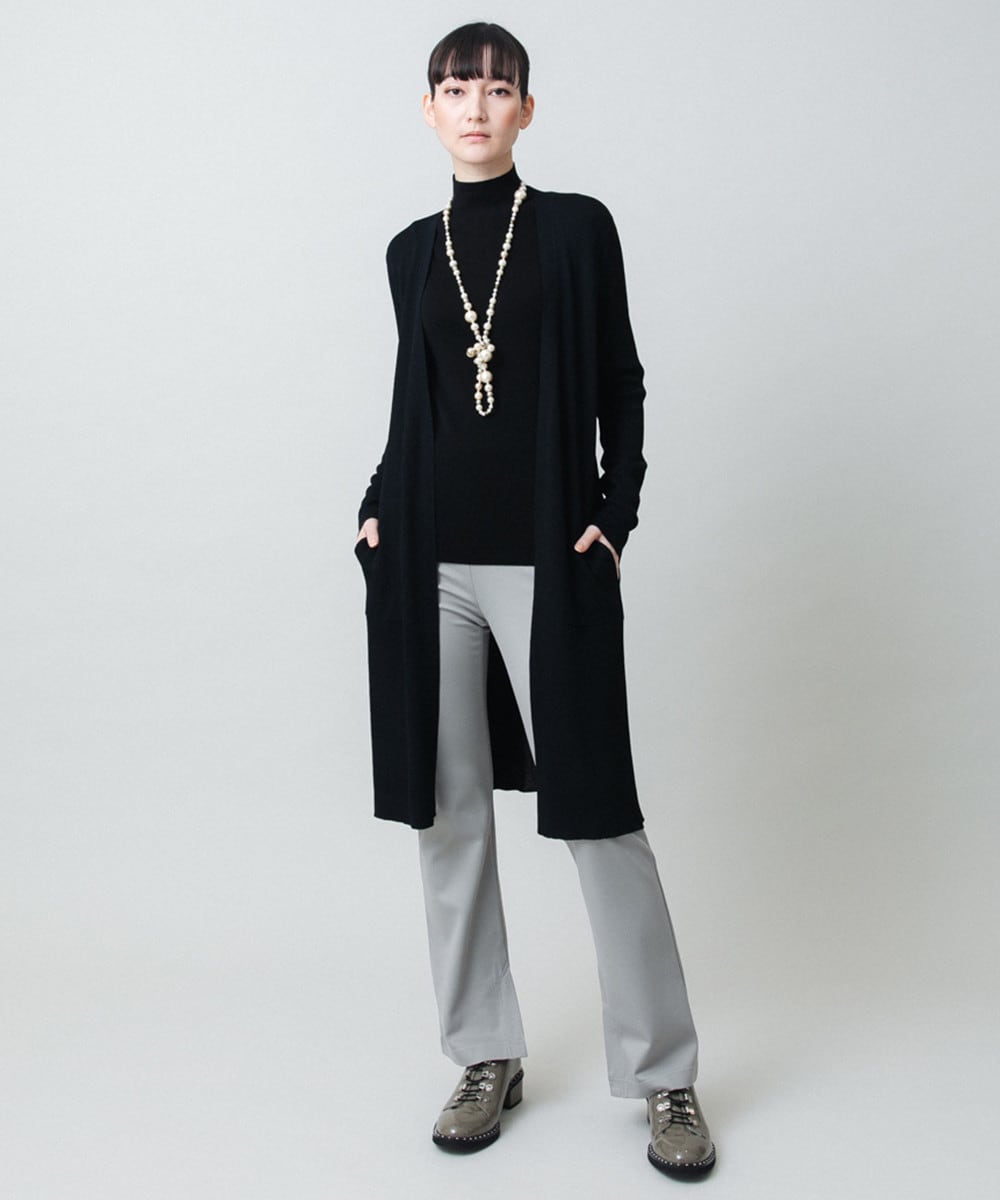 ニットカーディガンコーデ