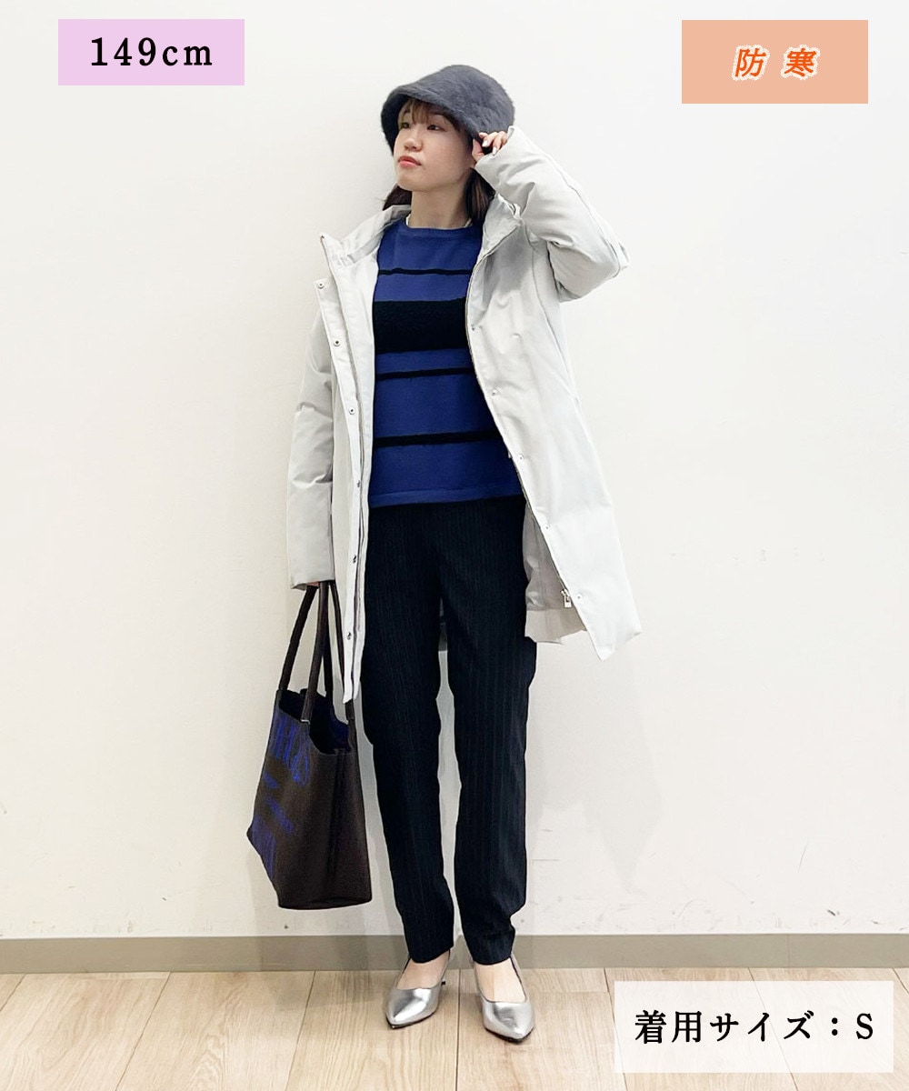 マットな表面感で女性らしく上品な一着