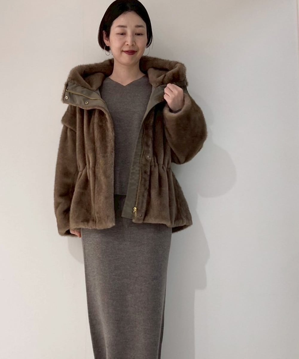 アウターはファーブルゾンを