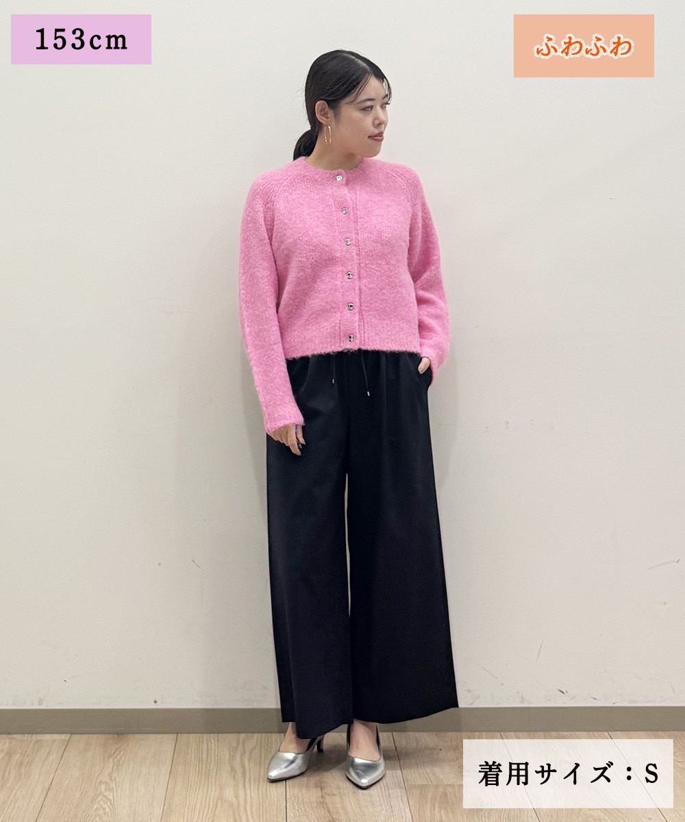 思わず触りたくなるような愛されニット