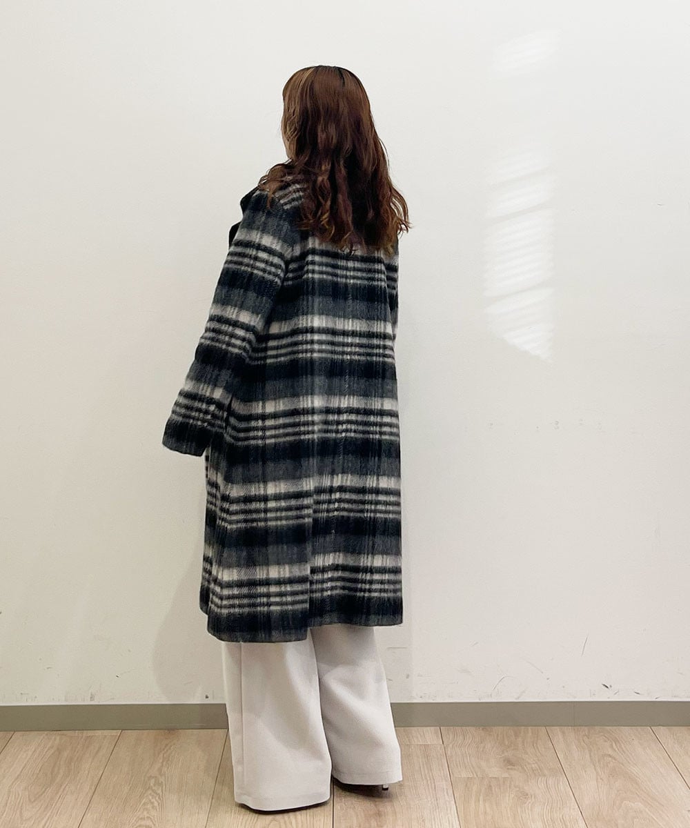 さっと羽織るだけで決まる主役級コート