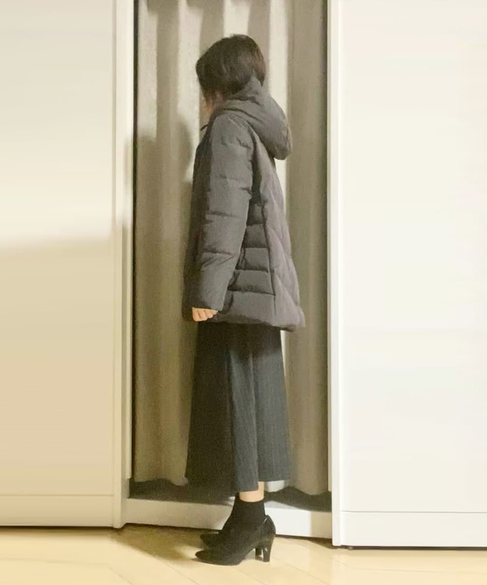 大人の女性らしく、落ち着いた雰囲気のダウン