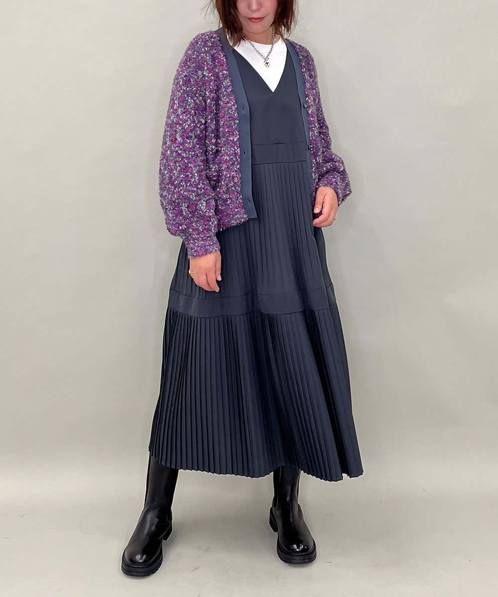 プリーツデザインスリーブレスワンピース