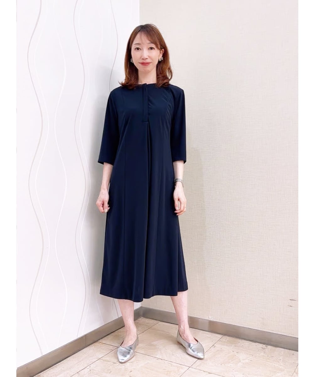 美しいシルエットと動きやすさを両立したワンピース			