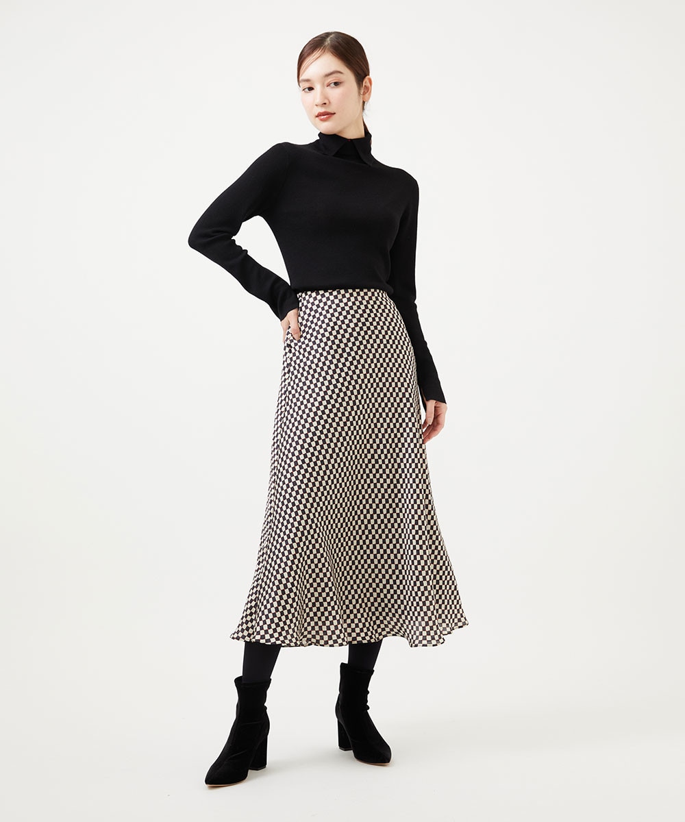 High-neck style