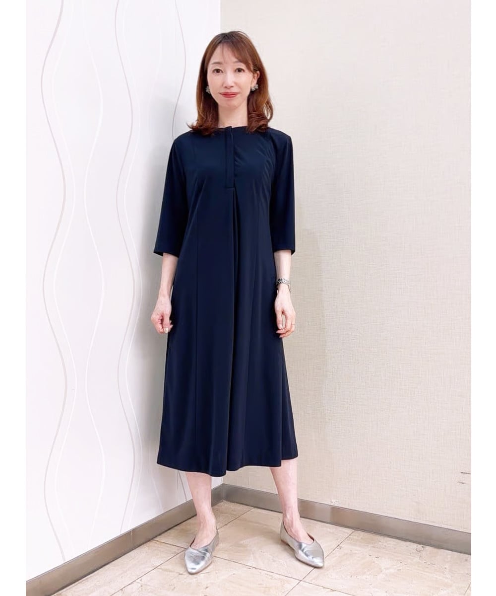 一枚あると頼りになる、着回し力抜群のジャージーワンピース