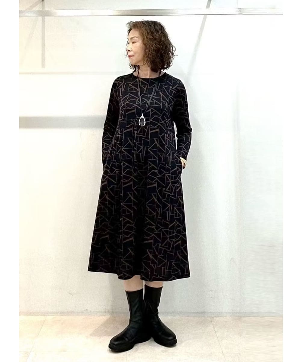 今年らしいロゴワンピース