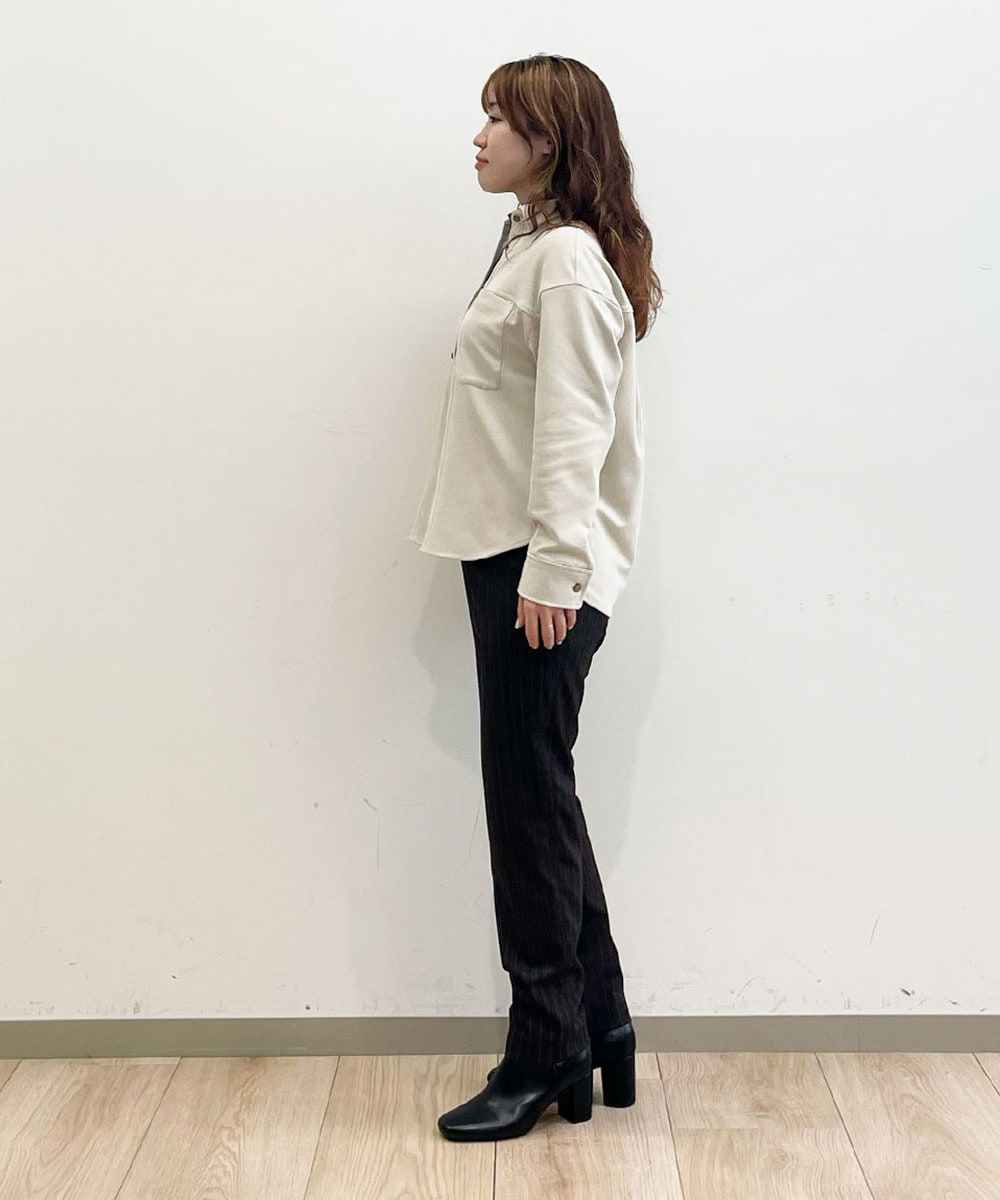 羽織にもトップスにも着まわせる優秀ジャケット