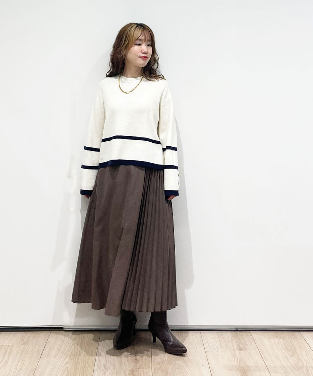 部分プリーツで華やかで女性らしく