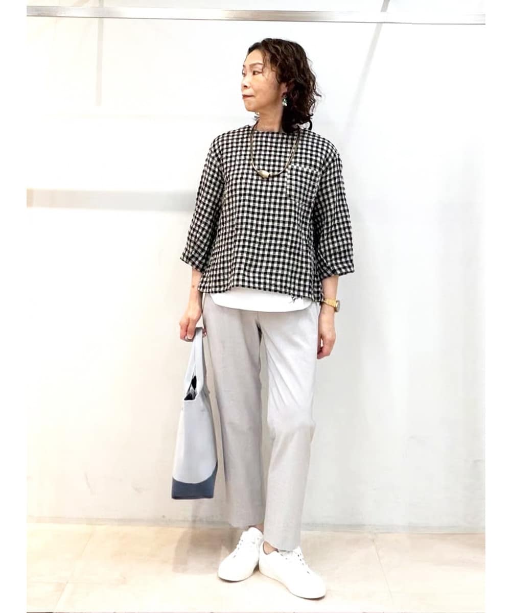 きれいめからカジュアルまで着まわせる優秀パンツ