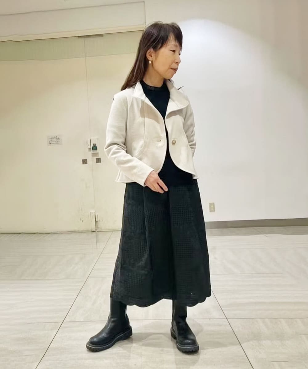 クラシカル×モダンな着こなしで華やかな場所へ