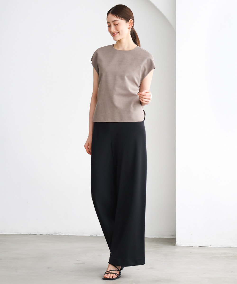 Tブラウス×ワイドパンツ