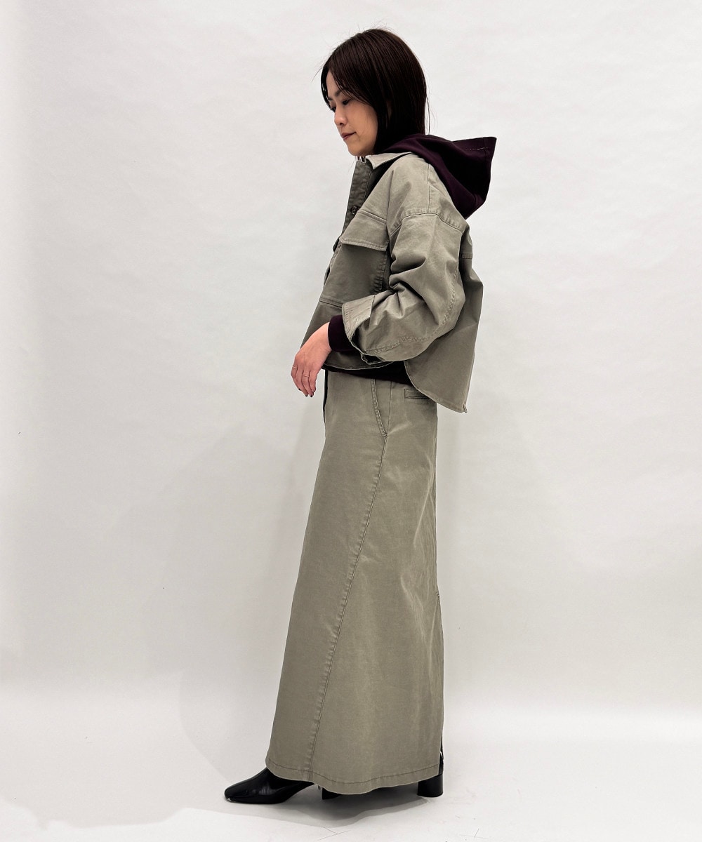 kakkyのショートブルゾン×スカートスタイル1