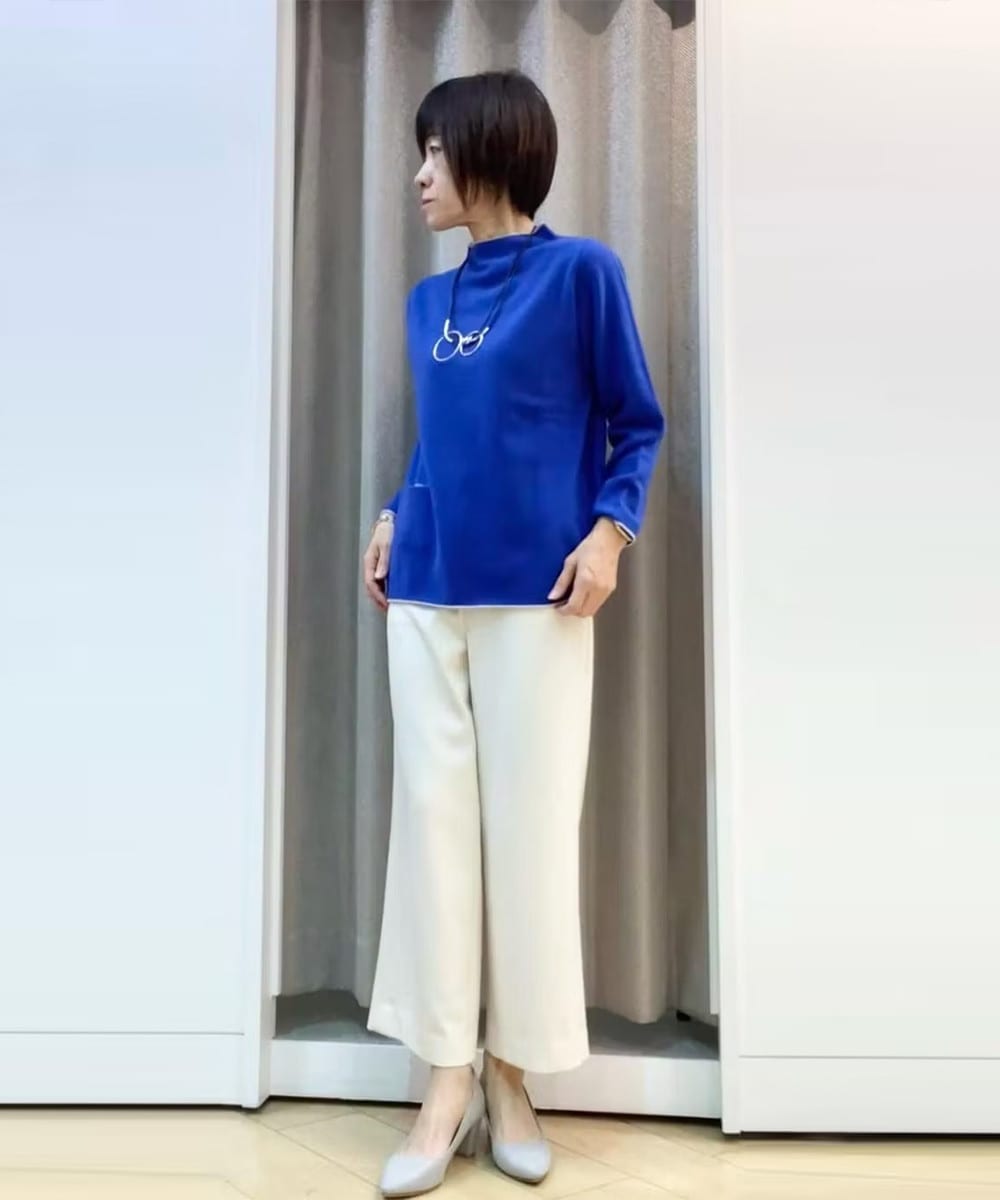 発色の良いブルーが華やかな