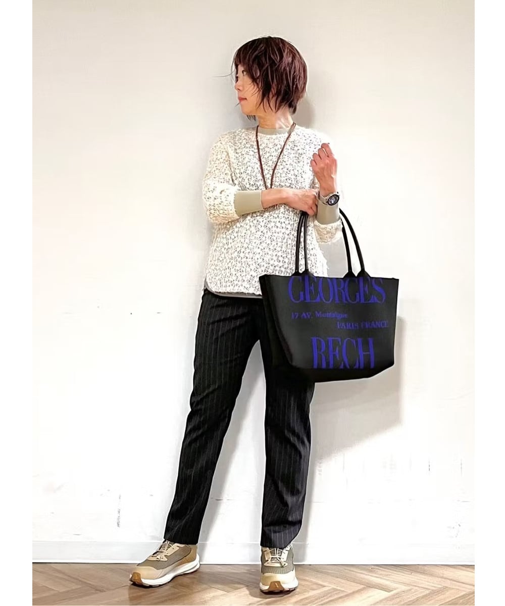 シルエットがとてもきれいなテーパードパンツ