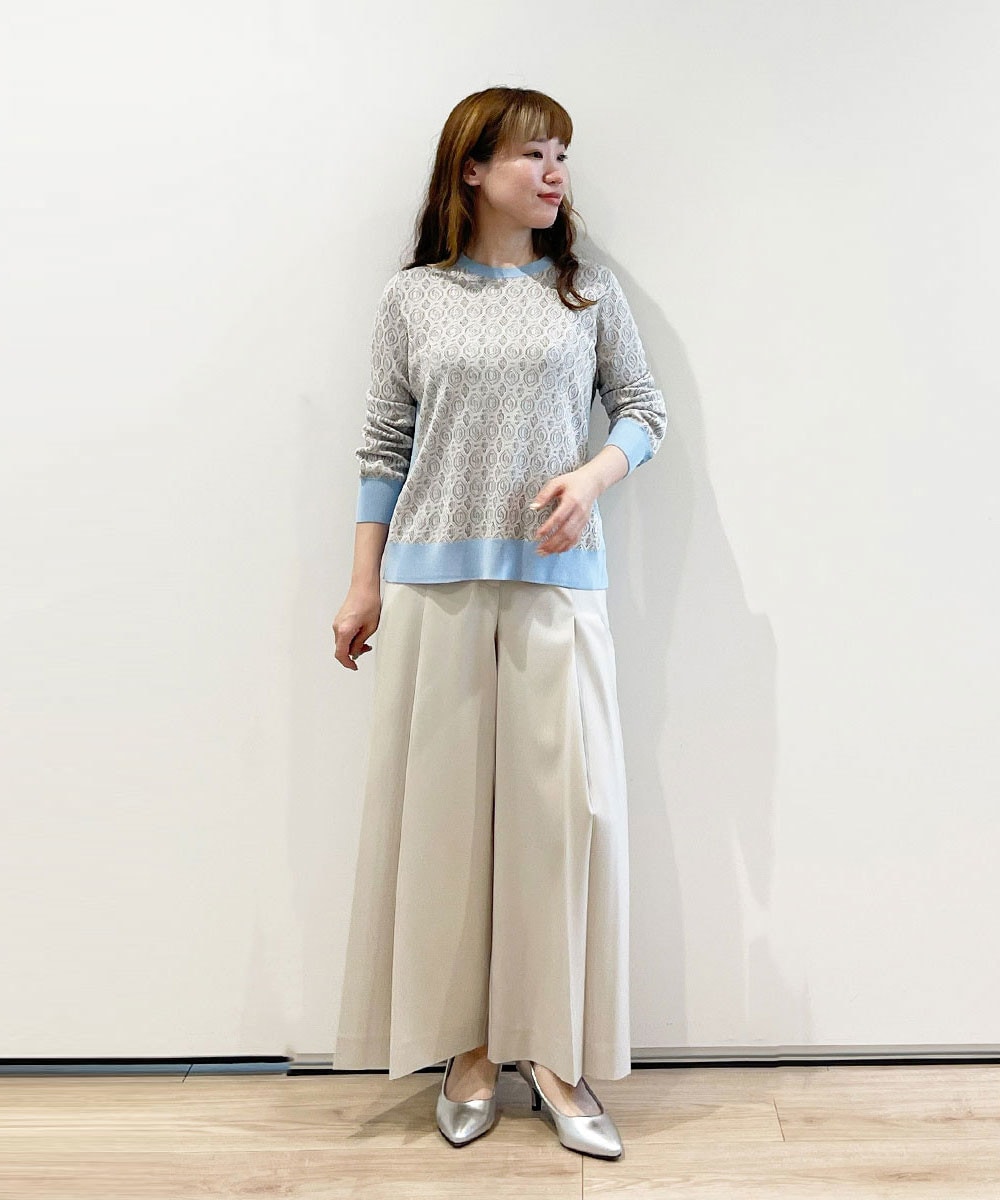 さり気ないラメが上品さを後押し